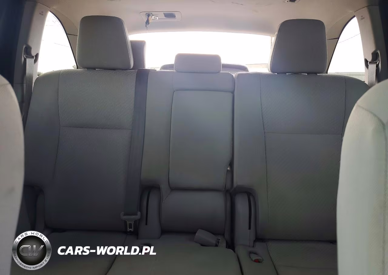 2019 Toyota Highlander Le VIN:5TDBZRFH6KS928735 - 10