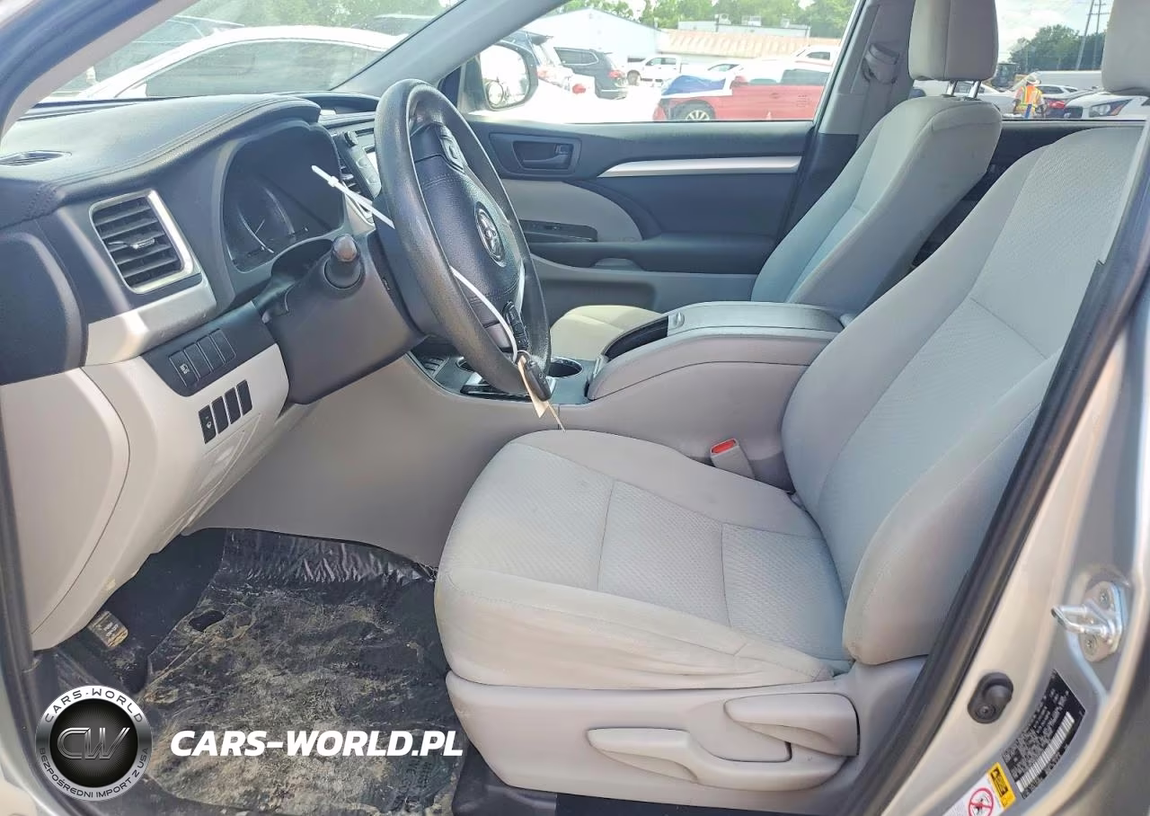 2019 Toyota Highlander Le VIN:5TDBZRFH6KS928735 - 7