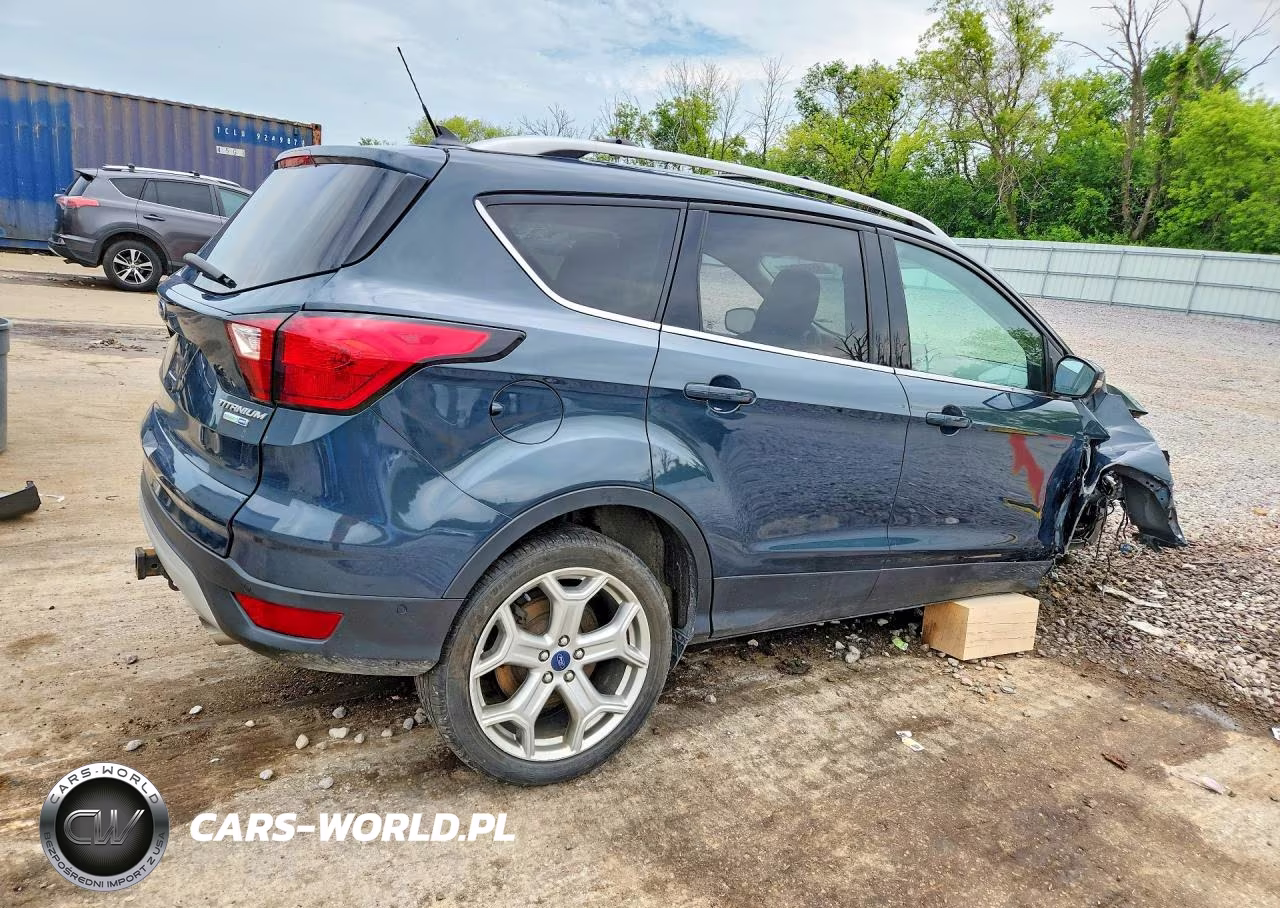 2019 Ford Escape Titanium VIN:1FMCU9J91KUC25036 - 3