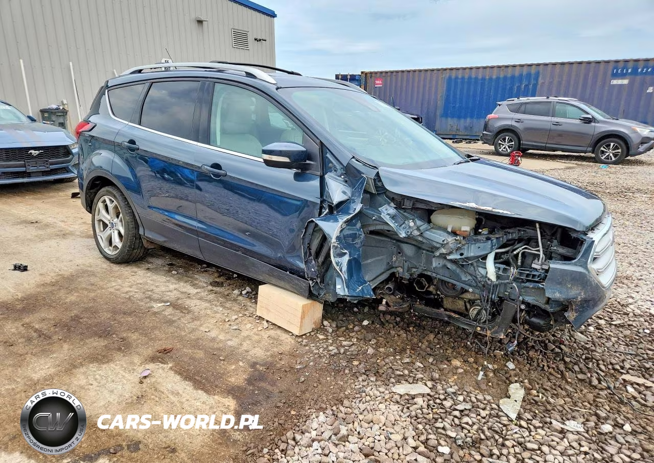 2019 Ford Escape Titanium VIN:1FMCU9J91KUC25036 - 4