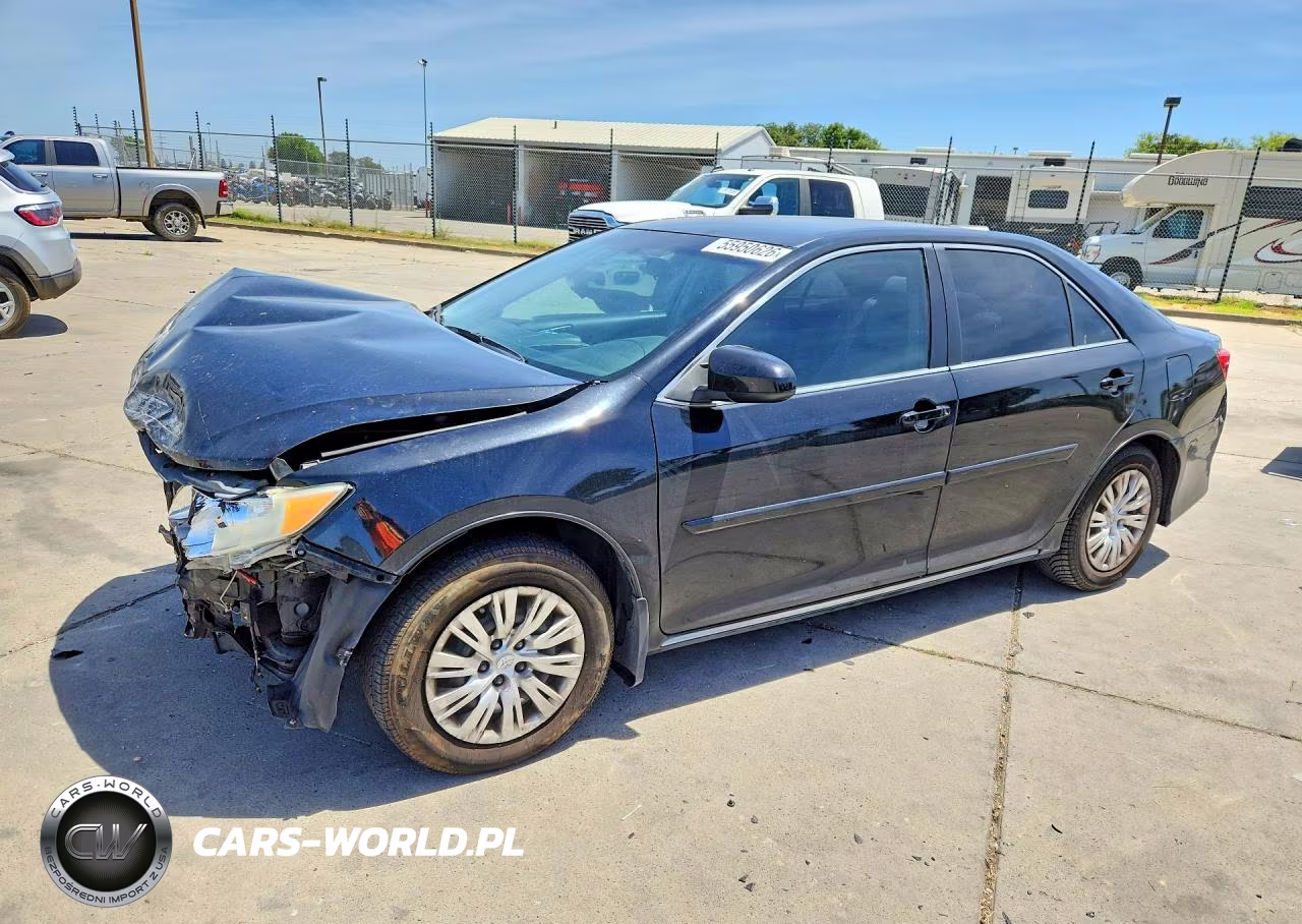 2012 Toyota Camry Le – zdjęcie 1 z 13