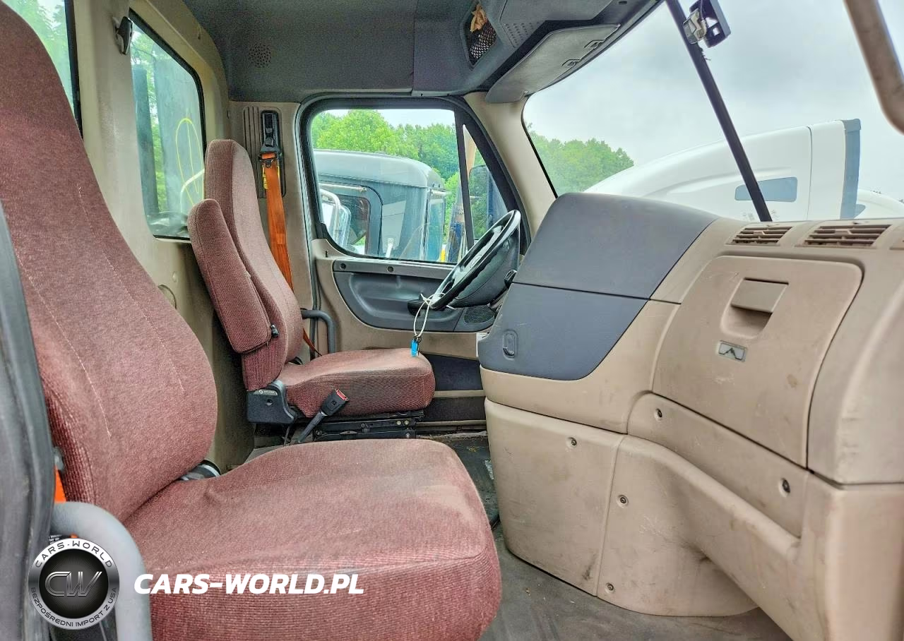 2017 Freightliner Cascadia 113 Semi Truck VIN:1FUBGBDV2HLHH2541 - 5