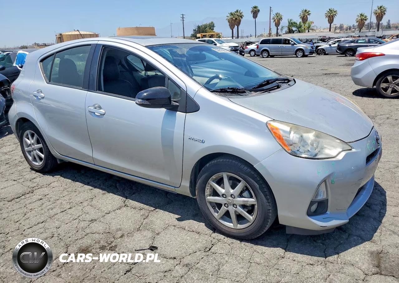 2012 Toyota Prius C Four VIN:JTDKDTB3XC1014749 - 4