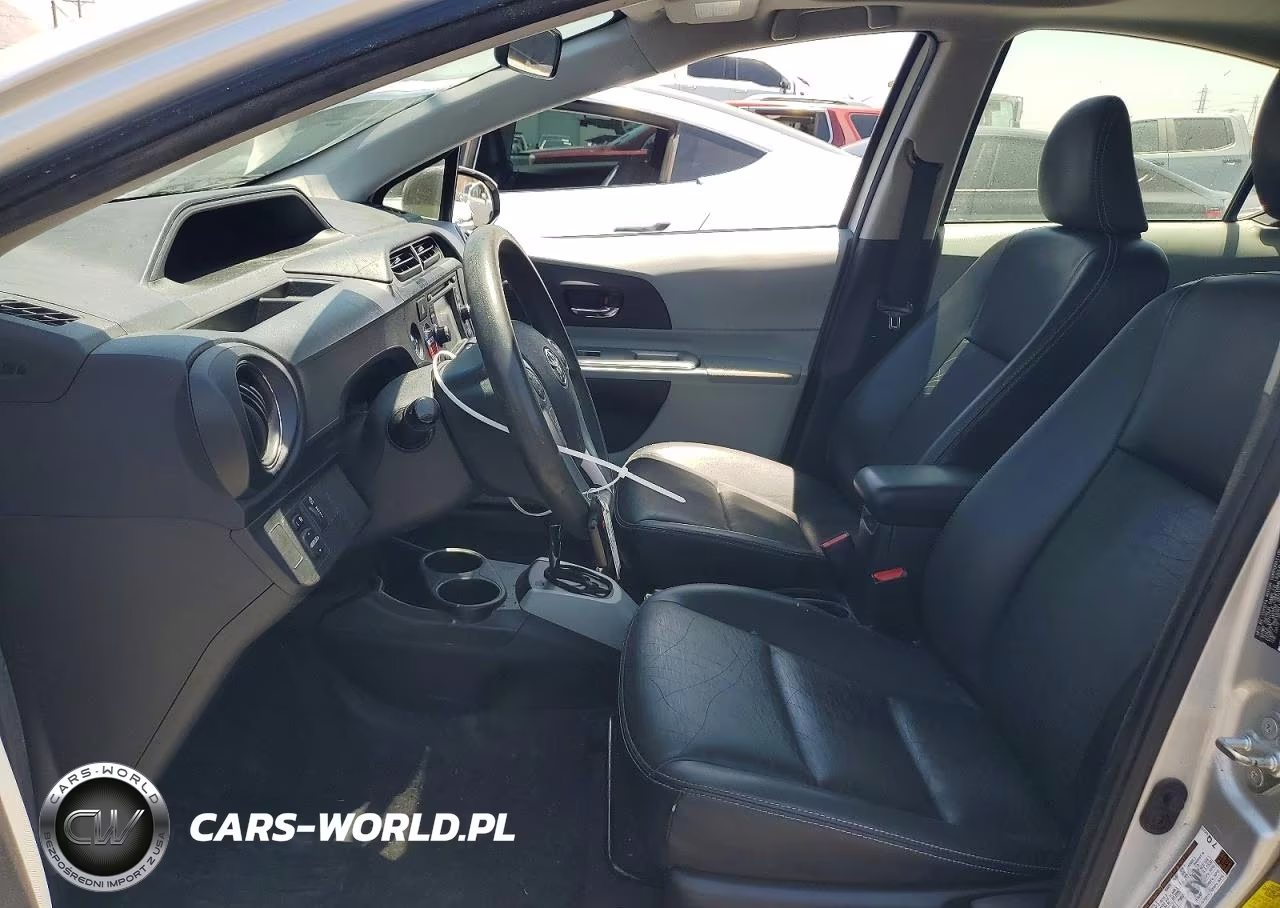 2012 Toyota Prius C Four VIN:JTDKDTB3XC1014749 - 7