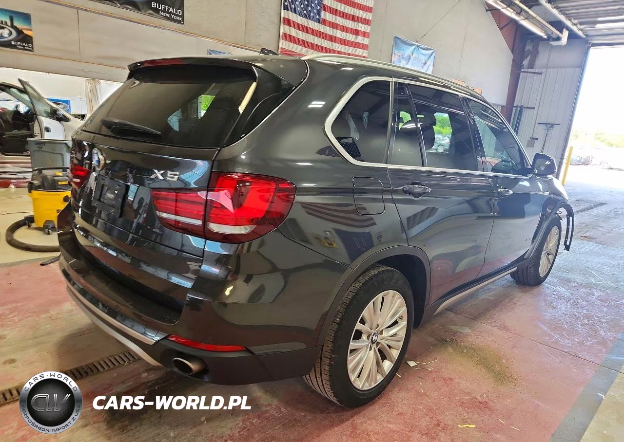 2017 BMW X5 xDrive35I VIN:5UXKR0C32H0V82360 - 3