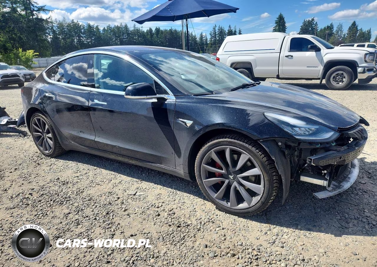 2018 Tesla Model 3 VIN:5YJ3E1EB4JF110843 - 4