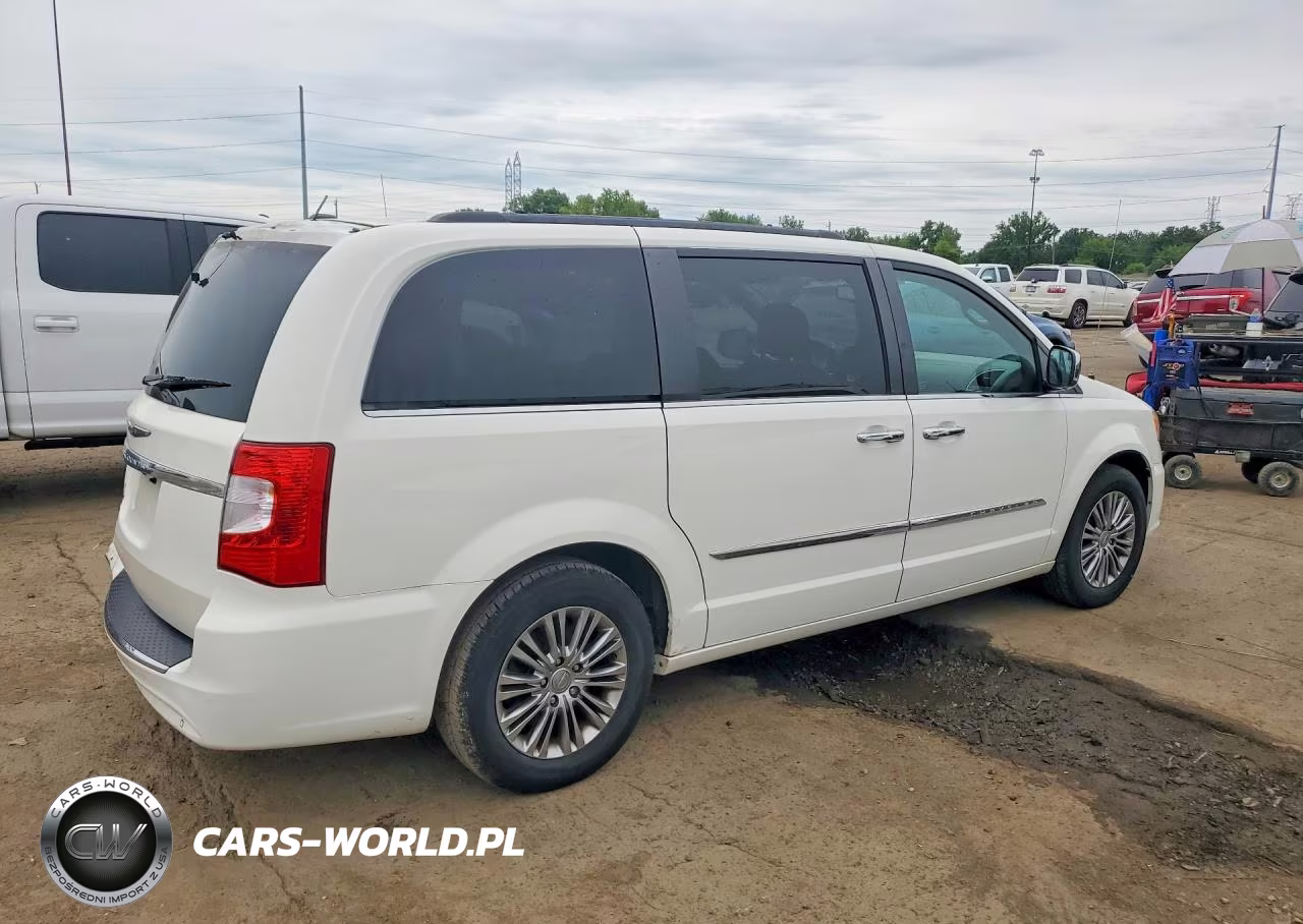 2013 Chrysler Town & Country Touring L VIN:2C4RC1CG4DR565053 - 3