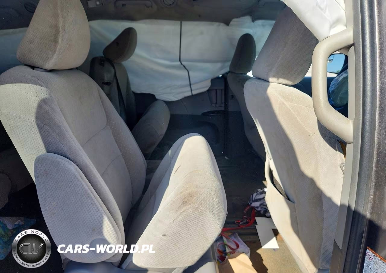 2017 Toyota Sienna Le VIN:5TDKZ3DC5HS791879 - 11