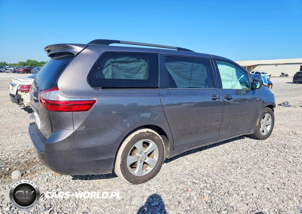 2017 Toyota Sienna Le VIN:5TDKZ3DC5HS791879 - 3