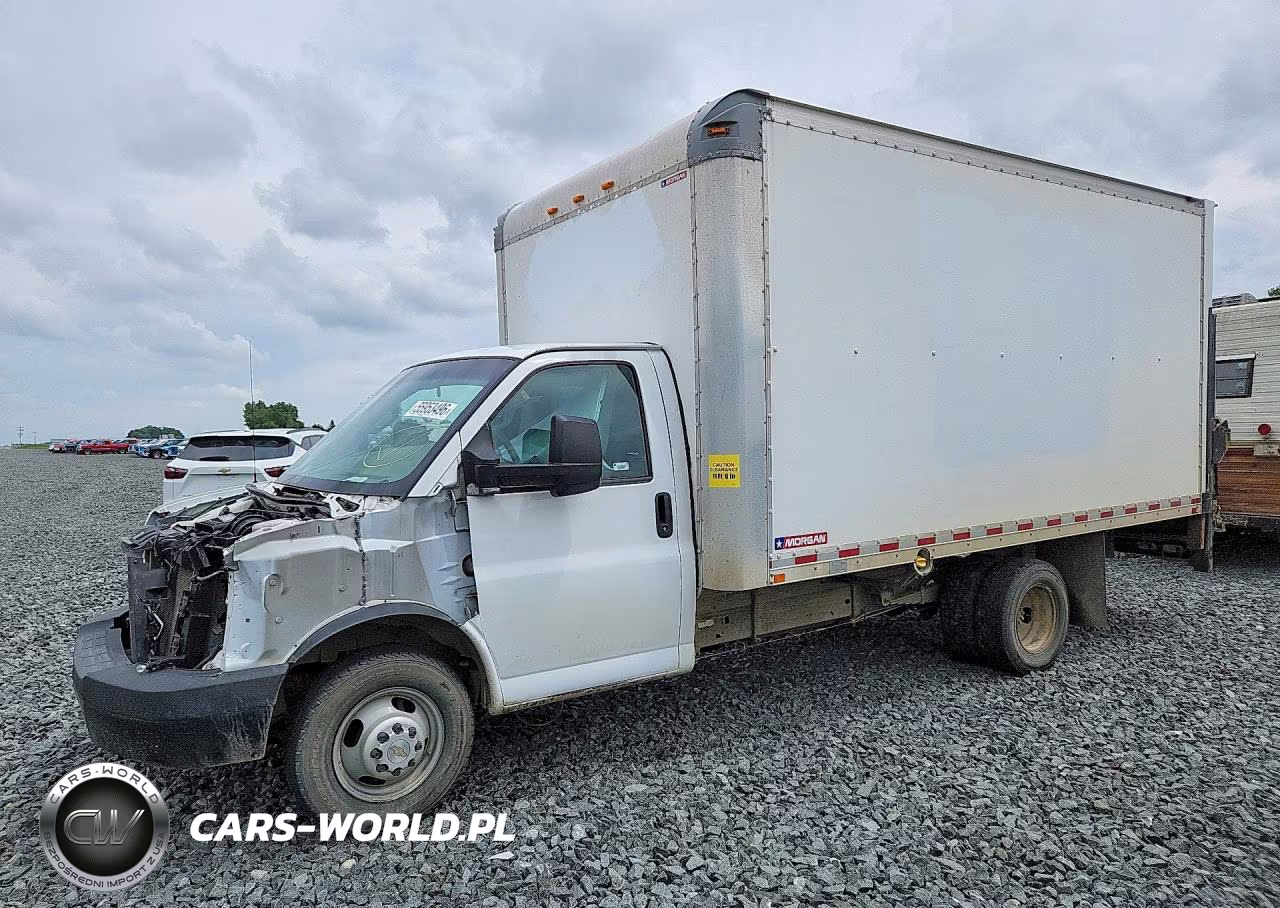 2017 Chevrolet Express G3500 Box Truck – zdjęcie 1 z 14