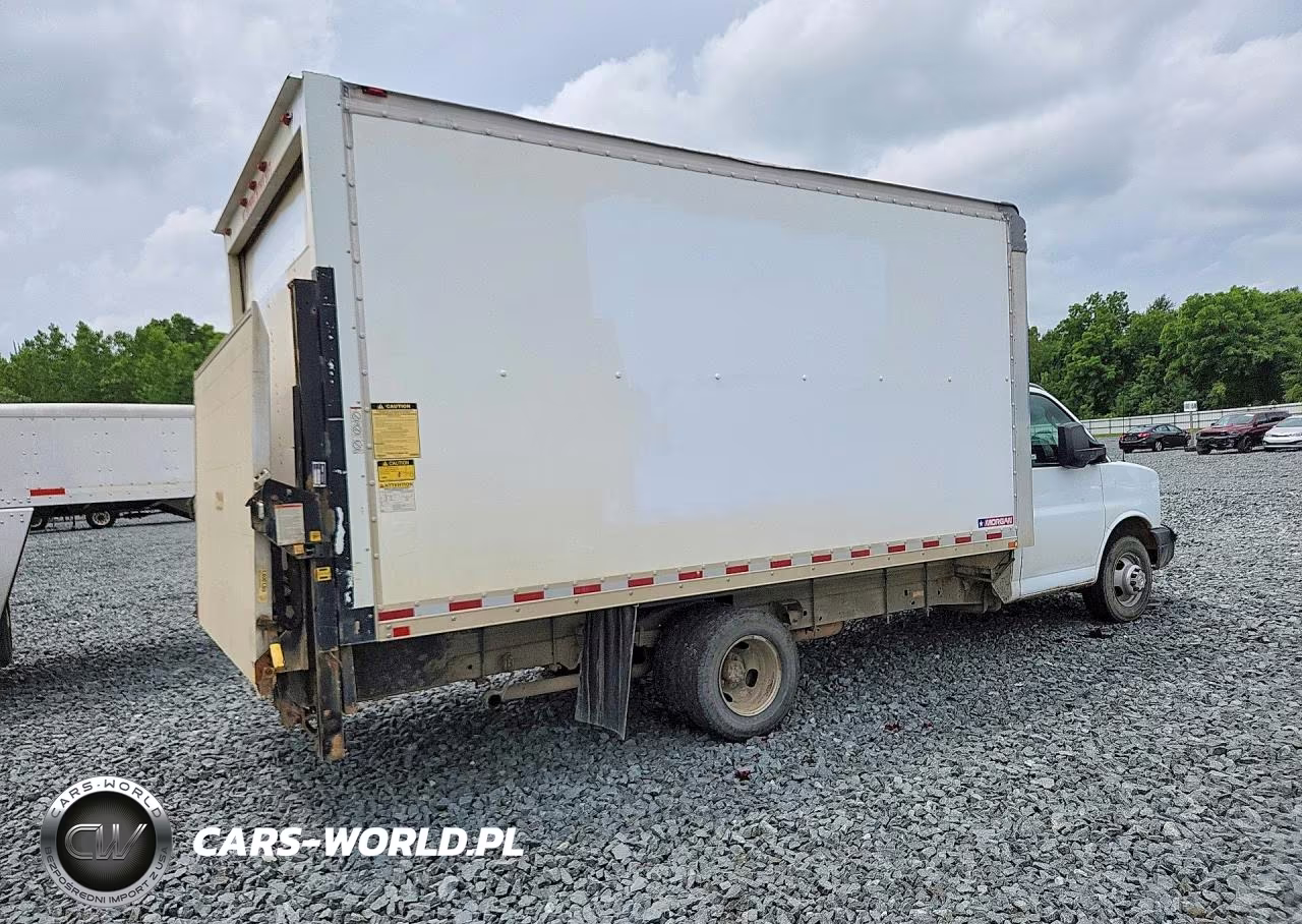2017 Chevrolet Express G3500 Box Truck VIN:1HA3GSCG1HN003724 - 3