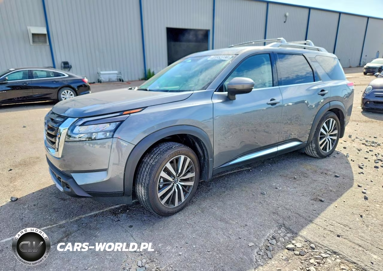 2025 Nissan Pathfinder Platinum – zdjęcie 1 z 13