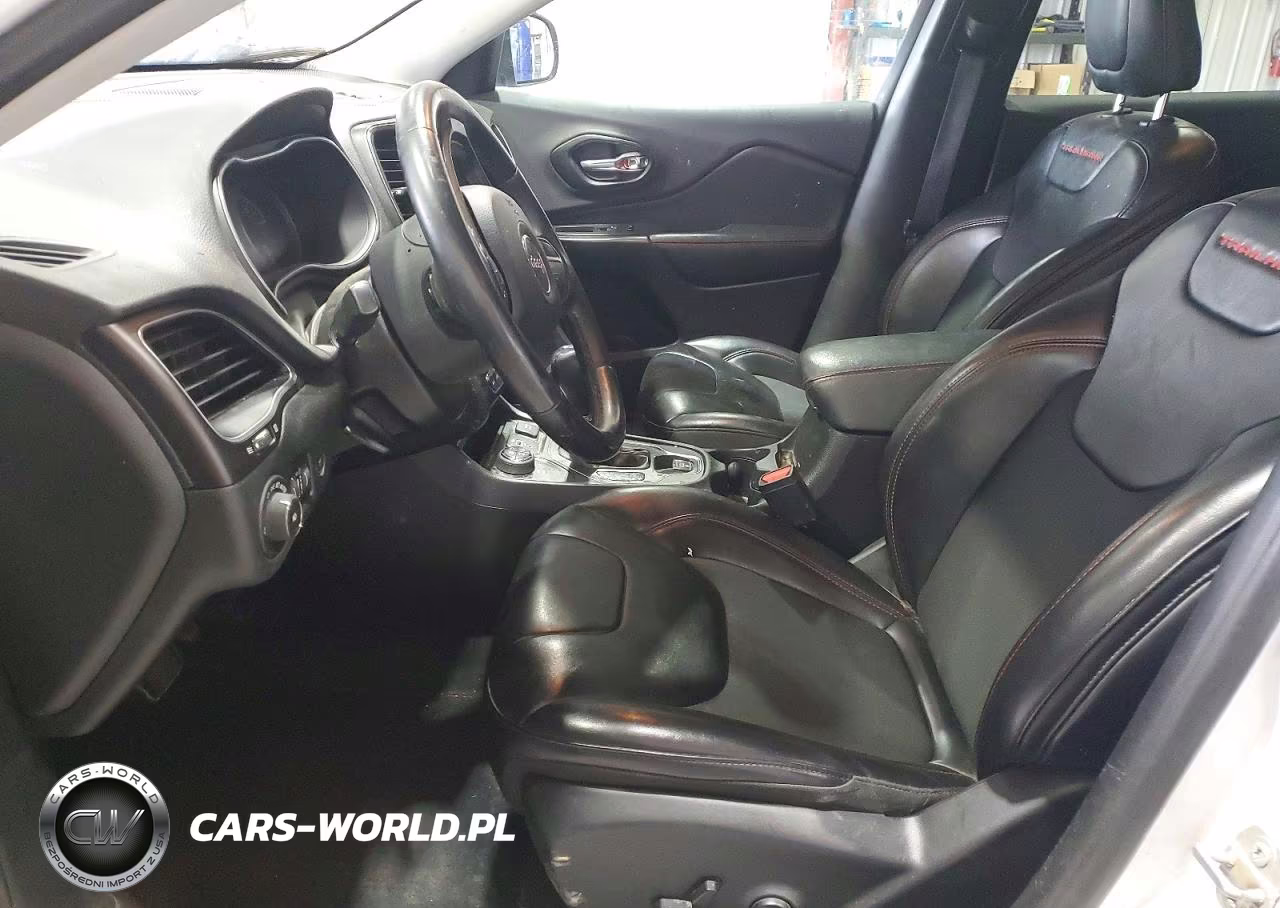 2019 Jeep Cherokee Trailhawk VIN:1C4PJMBN3KD400819 - 7