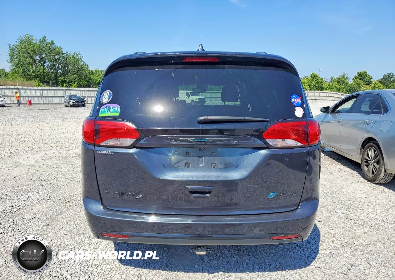 2020 Chrysler Pacifica Hybrid Limited VIN:2C4RC1N76LR120213 - 6