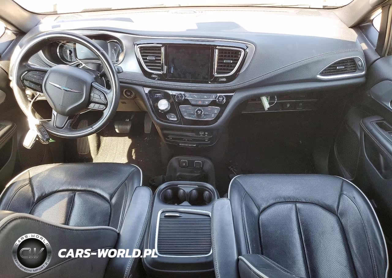 2020 Chrysler Pacifica Hybrid Limited VIN:2C4RC1N76LR120213 - 8