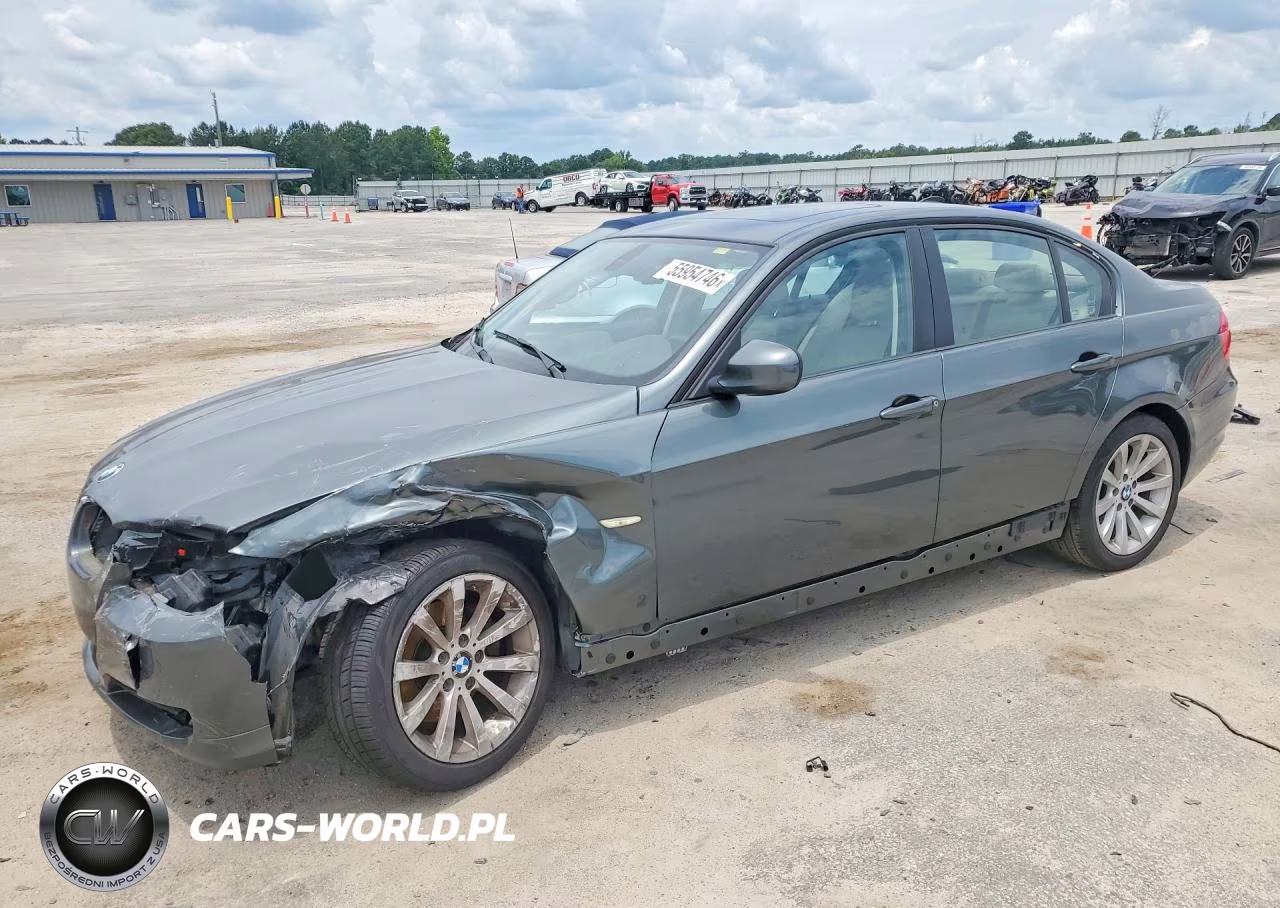 2011 BMW 328 I – zdjęcie 1 z 12