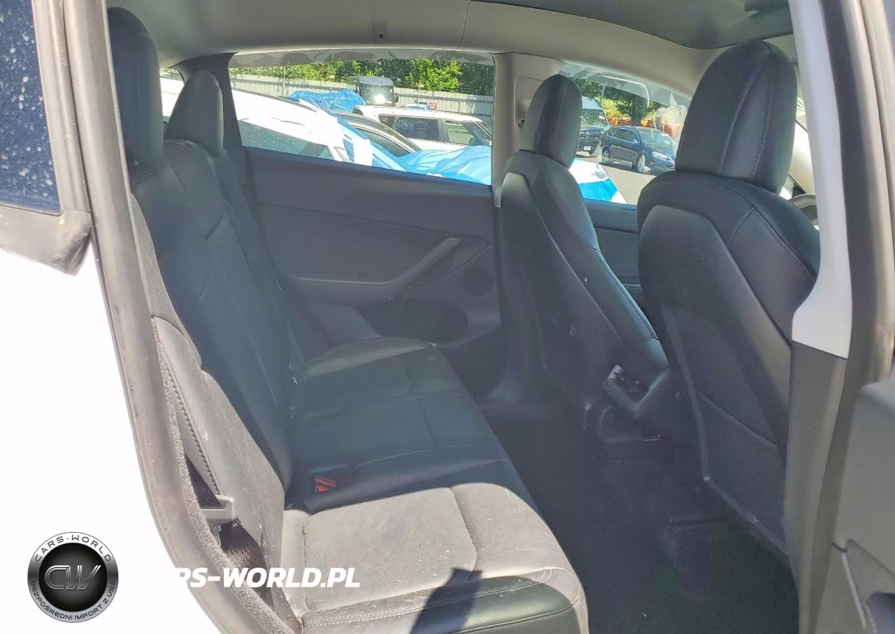 2023 Tesla Model Y VIN:7SAYGDEEXPF637972 - 10