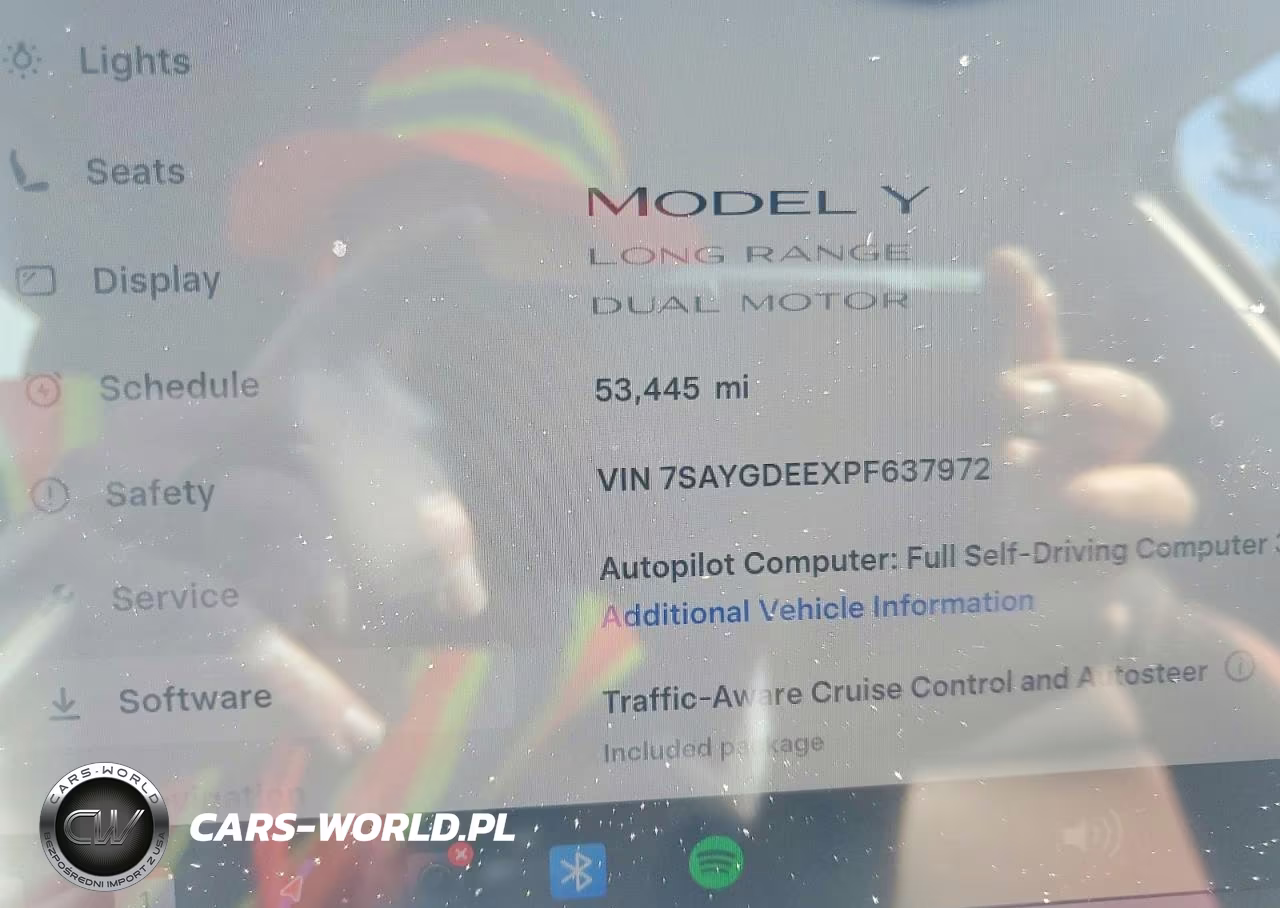 2023 Tesla Model Y VIN:7SAYGDEEXPF637972 - 9