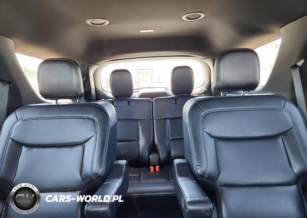 2020 Ford Explorer Xlt VIN:1FMSK8DH8LGB39396 - 10
