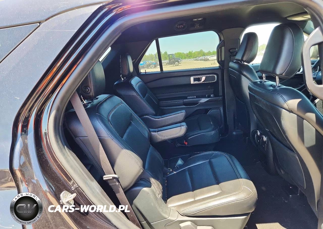 2020 Ford Explorer Xlt VIN:1FMSK8DH8LGB39396 - 11