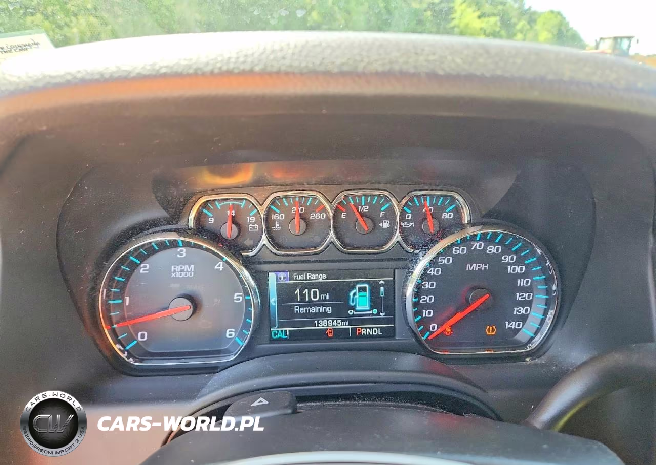 2018 Chevrolet Tahoe C1500 Ls VIN:1GNSCAKC2JR264189 - 9