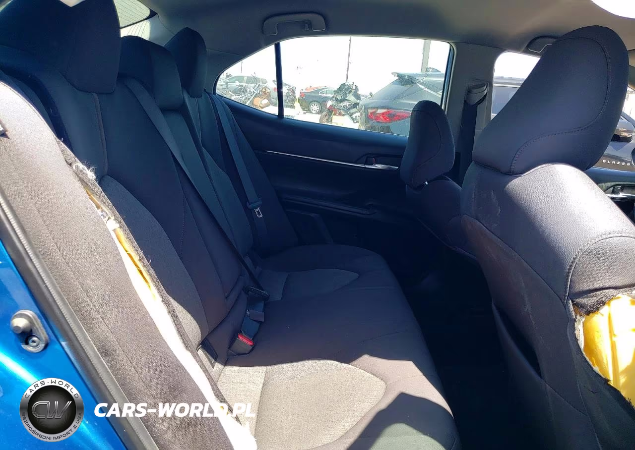 2020 Toyota Camry Le VIN:4T1L11AK8LU325021 - 10