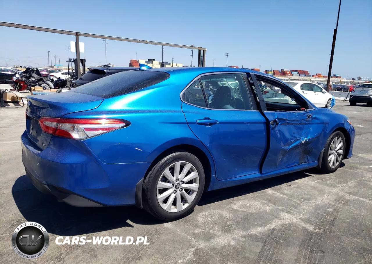 2020 Toyota Camry Le VIN:4T1L11AK8LU325021 - 3