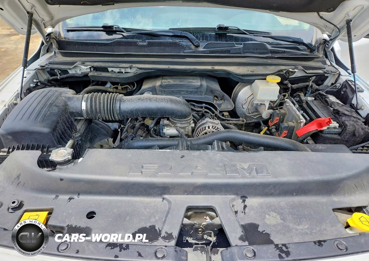 2021 Ram 1500 Laramie VIN:1C6SRFJT2MN538029 - 11