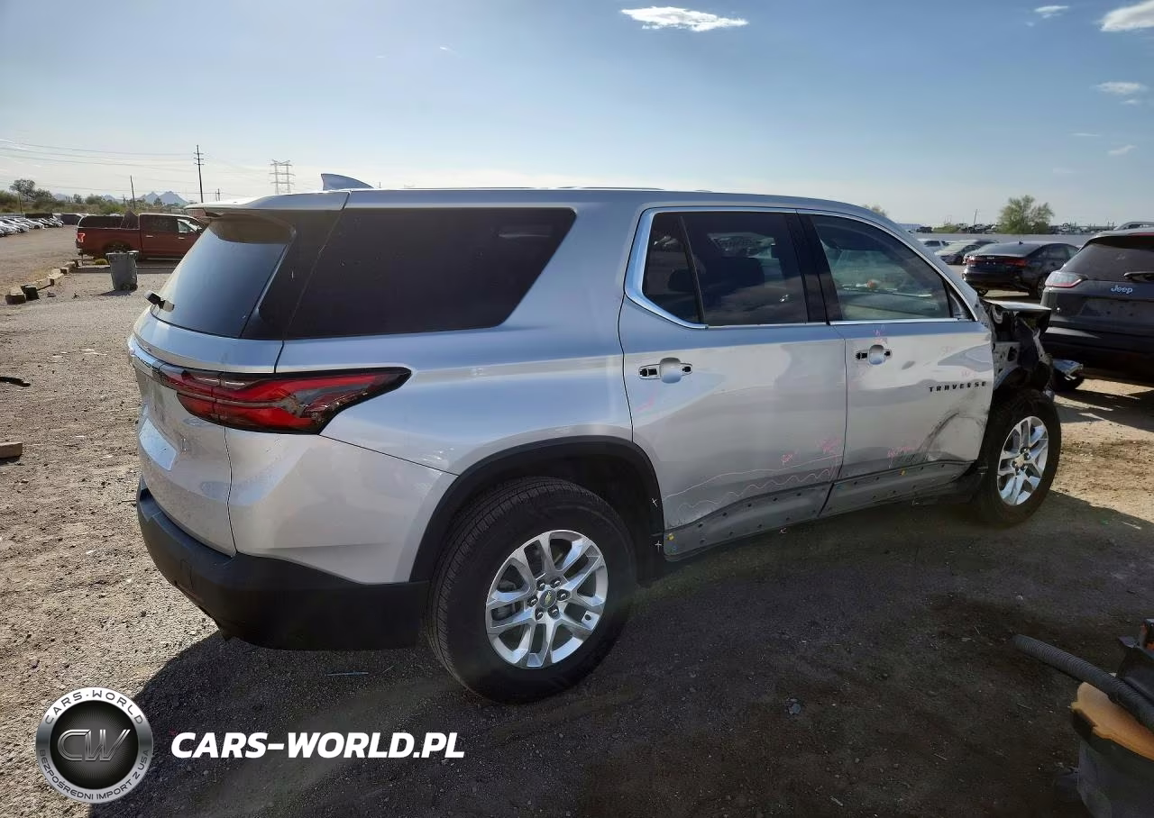 2022 Chevrolet Traverse Ls VIN:1GNERFKW9NJ158782 - 3