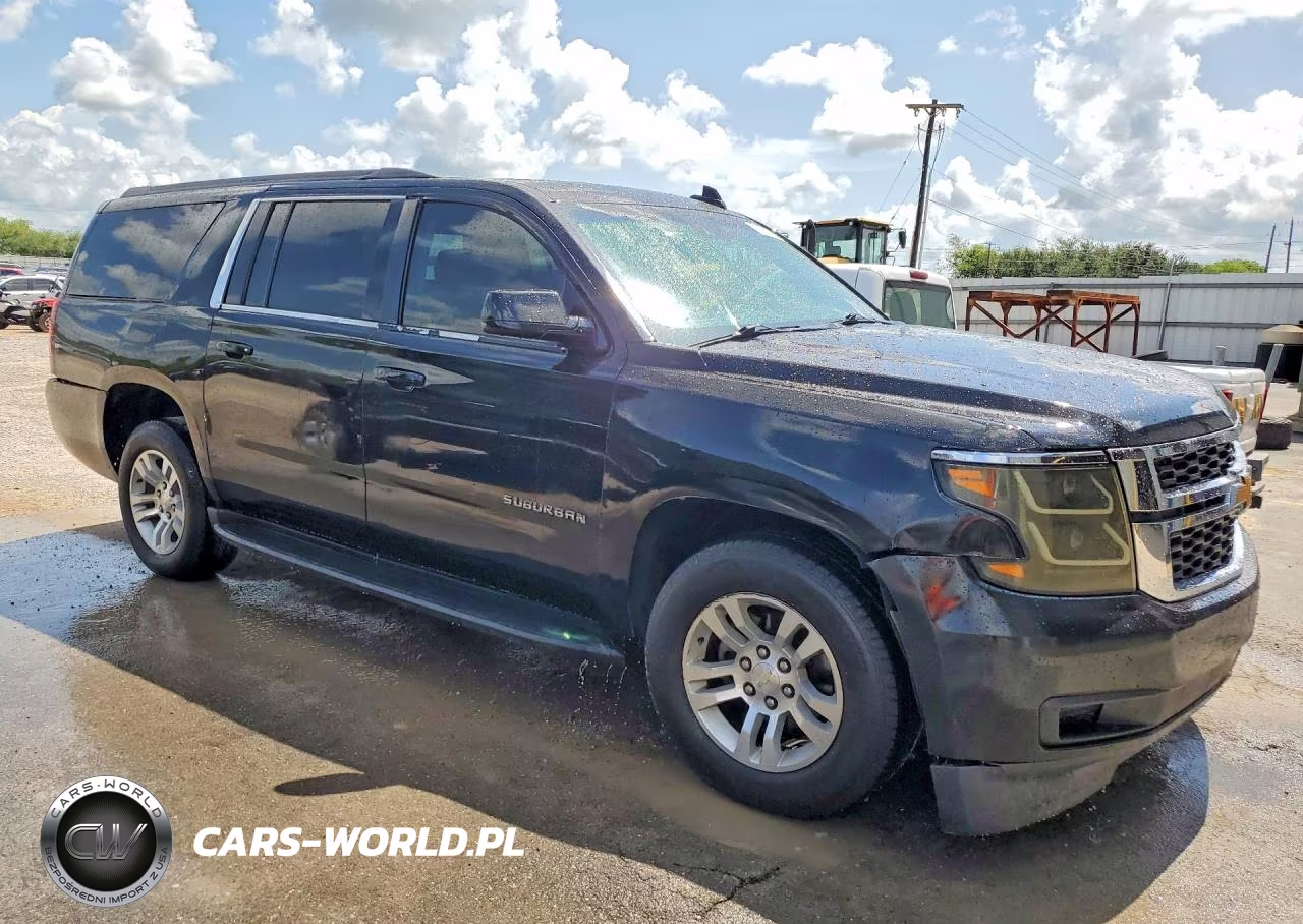 2018 Chevrolet Suburban C1500 Lt VIN:1GNSCHKC5JR371326 - 4