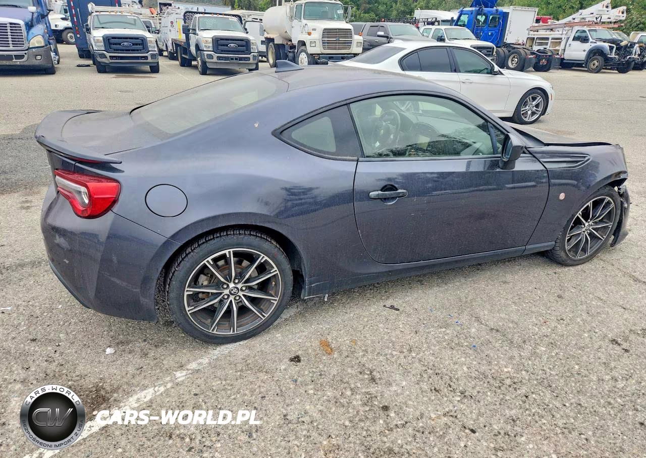 2018 Toyota 86 Base VIN:JF1ZNAA14J8700070 - 3