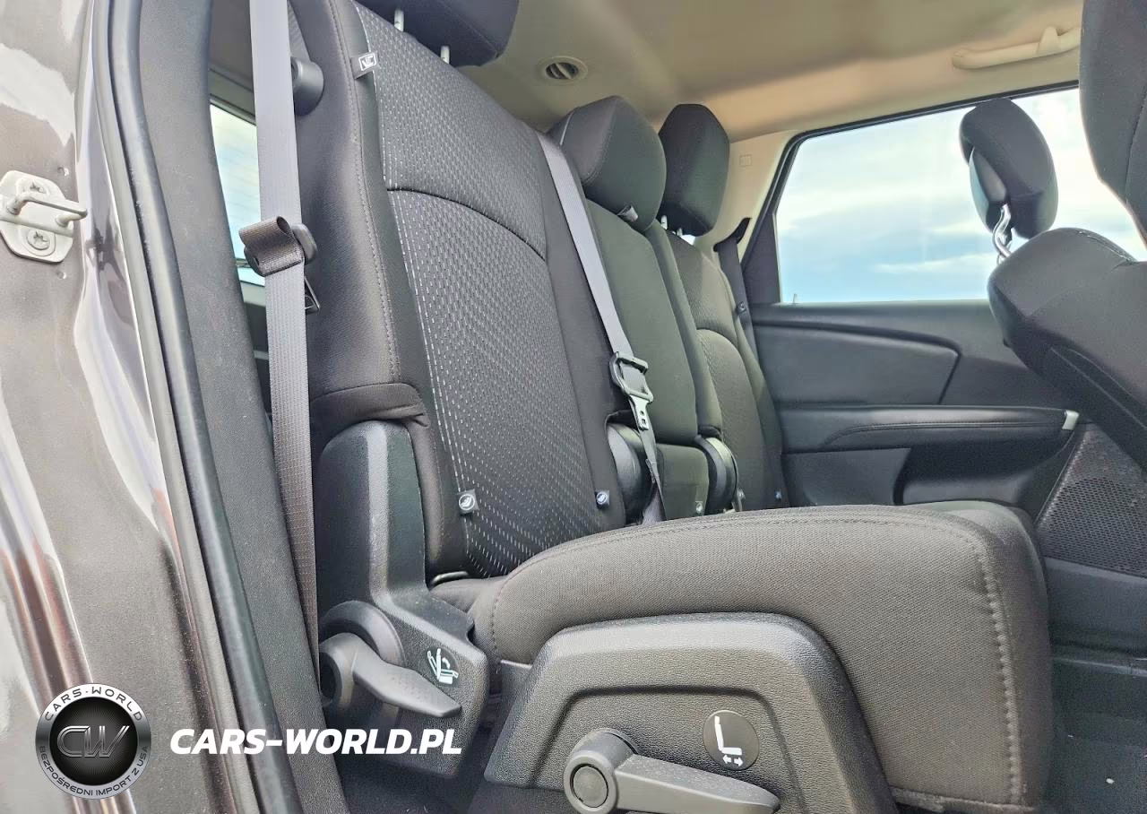 2018 Dodge Journey Se VIN:3C4PDCAB8JT363932 - 11