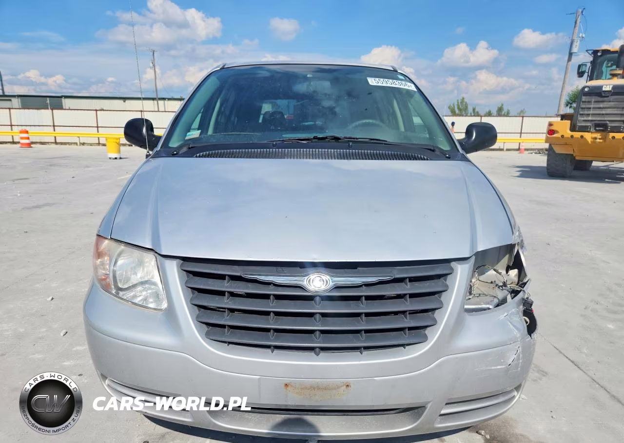 2005 Chrysler Town & Country VIN:1C4GP45R05B440076 - 5