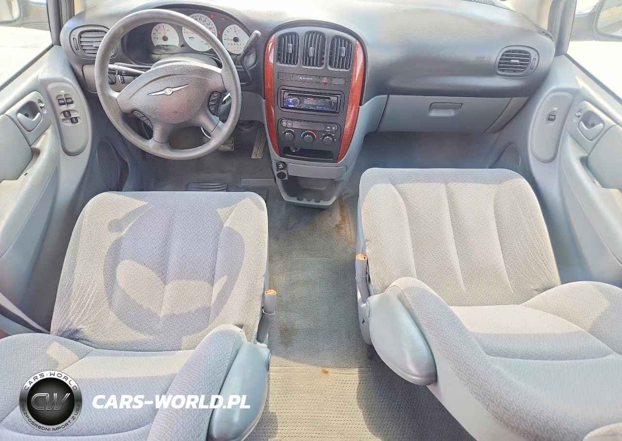 2005 Chrysler Town & Country VIN:1C4GP45R05B440076 - 8