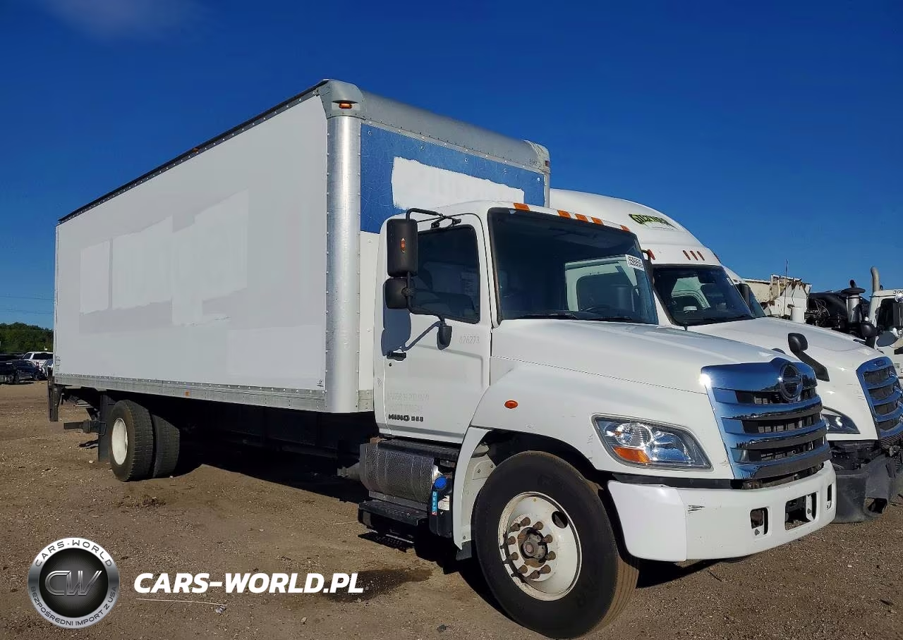 2016 Hino 258-268 Box Truck