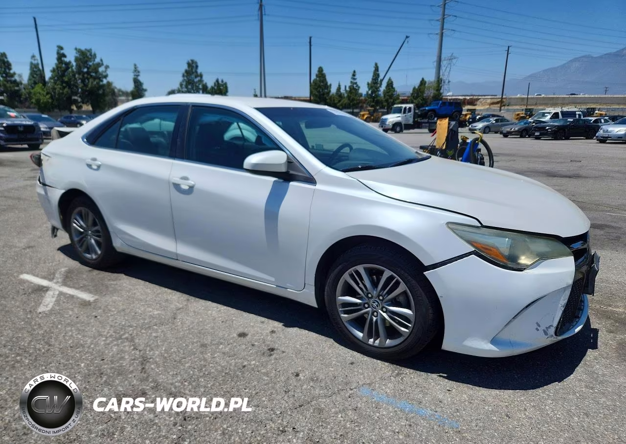2015 Toyota Camry Se VIN:4T1BF1FK7FU930349 - 4