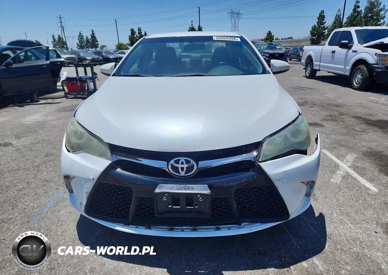 2015 Toyota Camry Se VIN:4T1BF1FK7FU930349 - 5