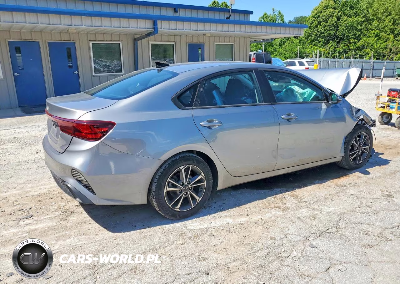 2023 Kia Forte Lxs VIN:3KPF24AD6PE676600 - 3