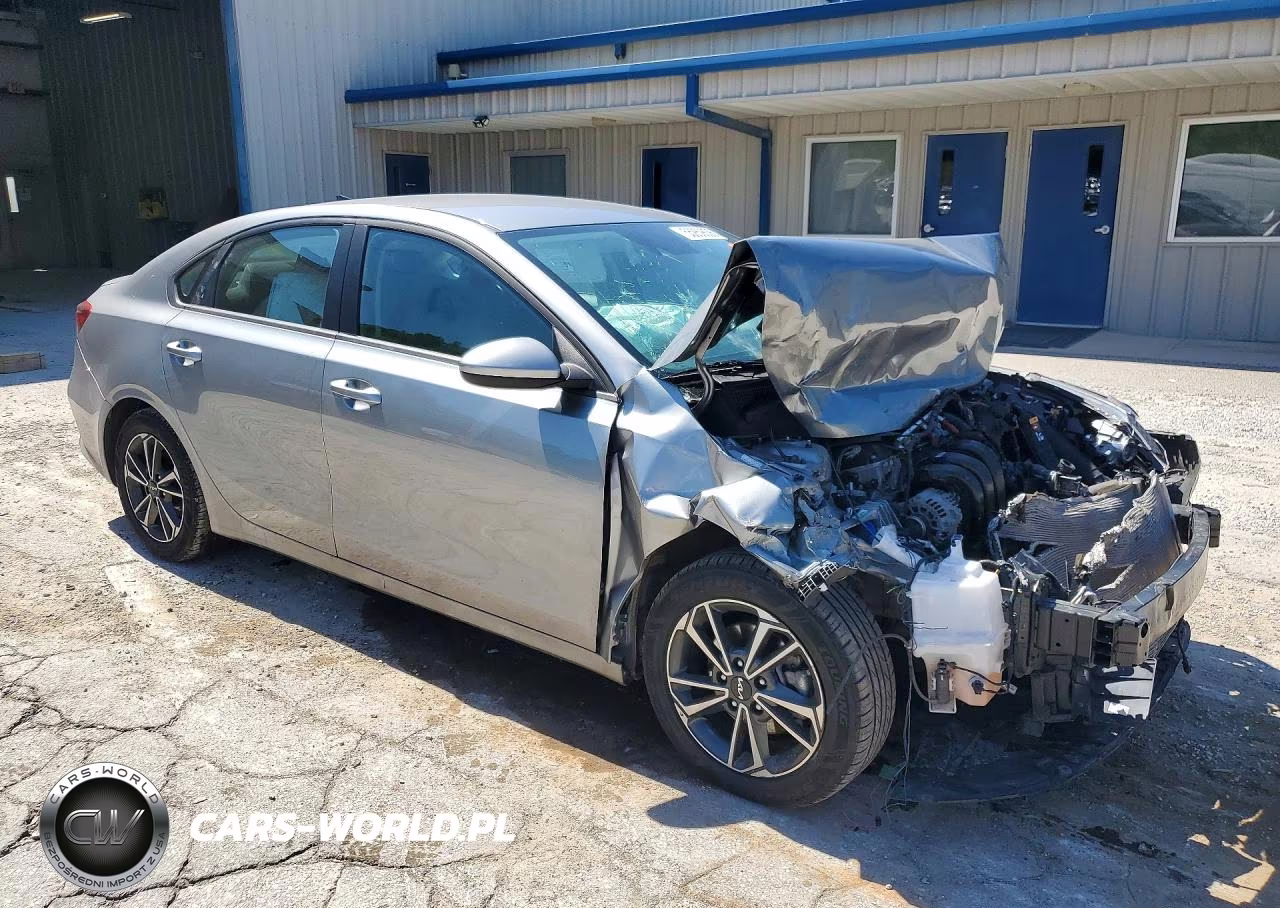 2023 Kia Forte Lxs VIN:3KPF24AD6PE676600 - 4