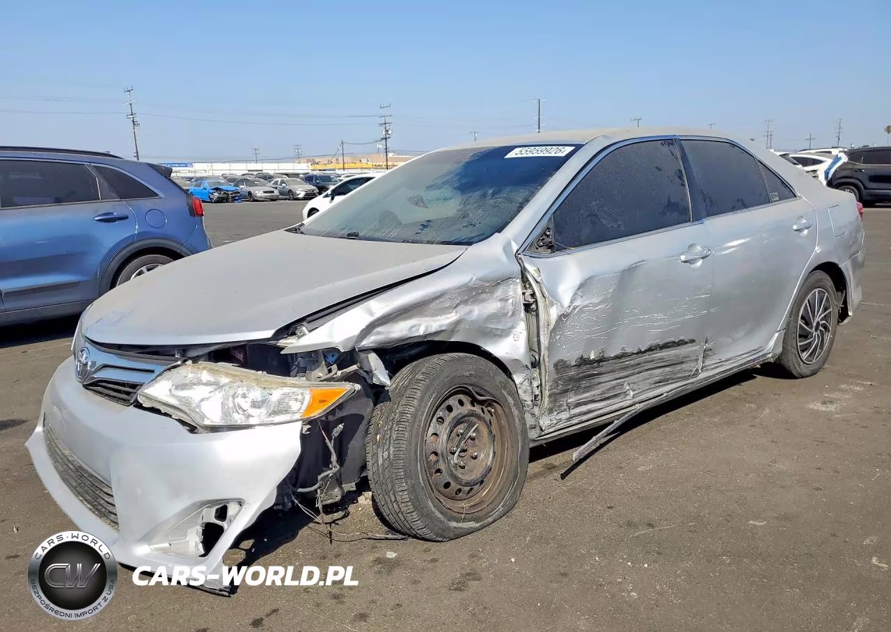 2012 Toyota Camry Le – zdjęcie 1 z 12