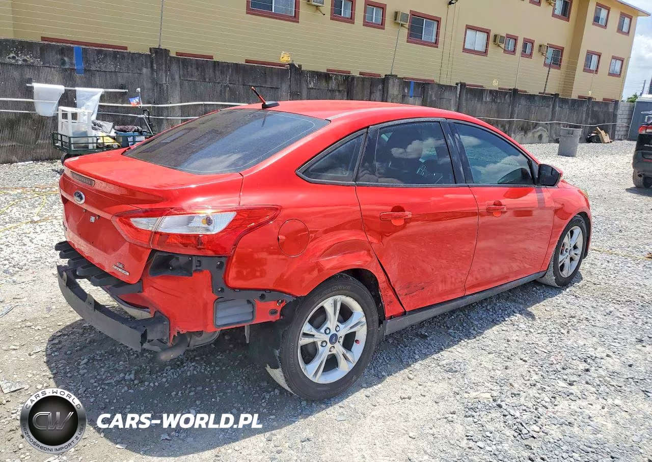 2014 Ford Focus Se VIN:1FADP3F22EL219898 - 3