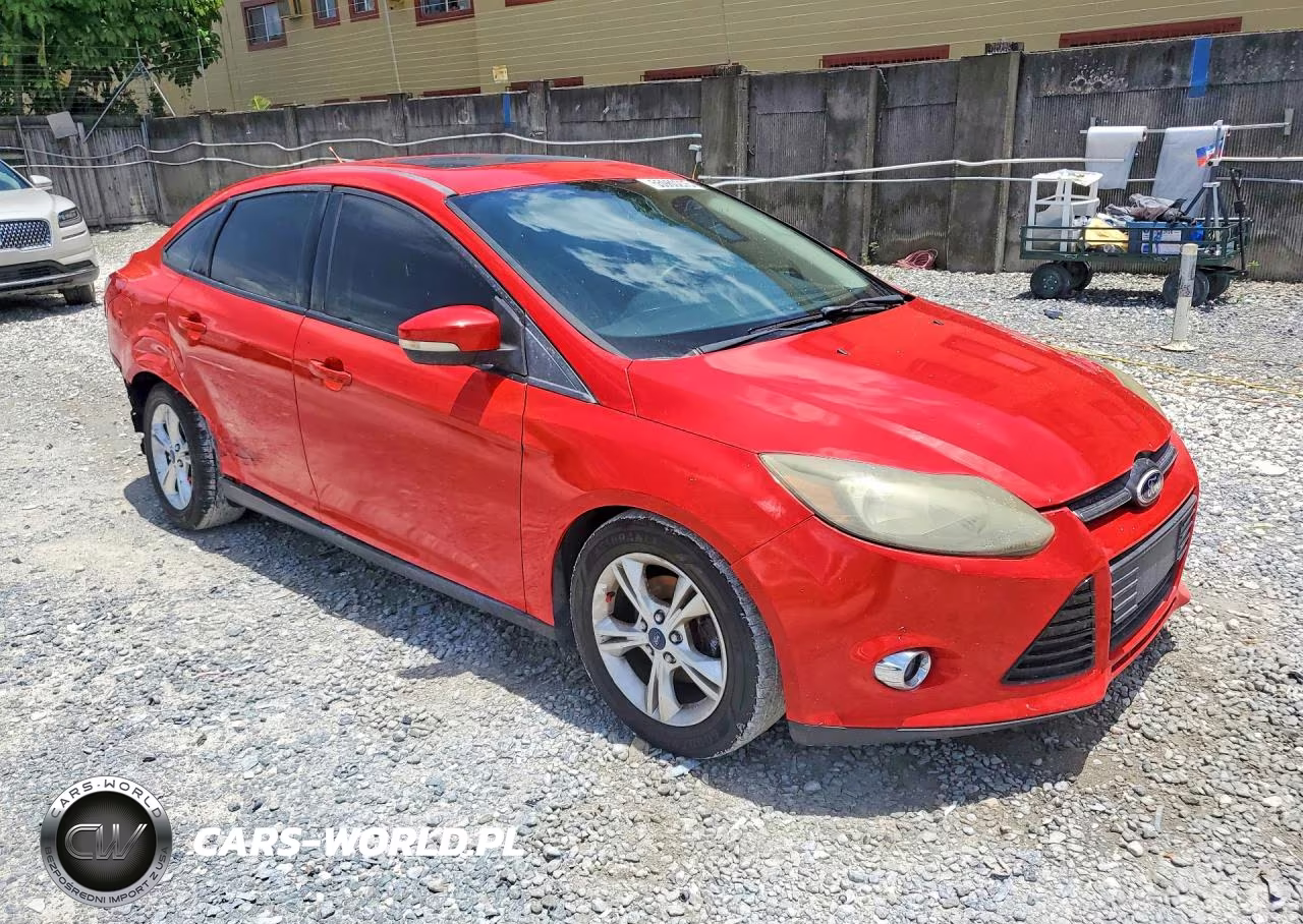 2014 Ford Focus Se VIN:1FADP3F22EL219898 - 4