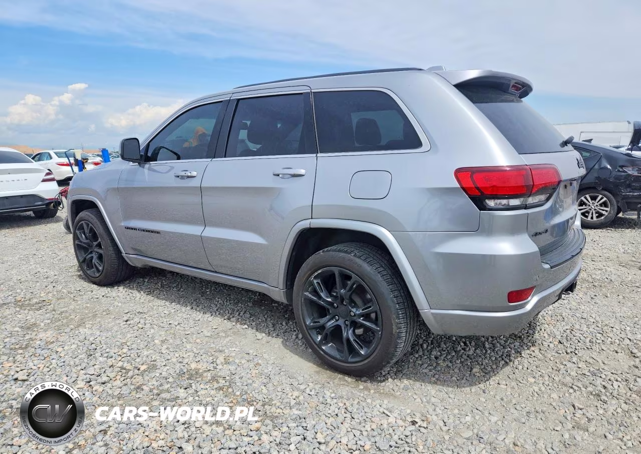 2015 Jeep Grand Cherokee Laredo VIN:1C4RJFAG0FC171602 - 2