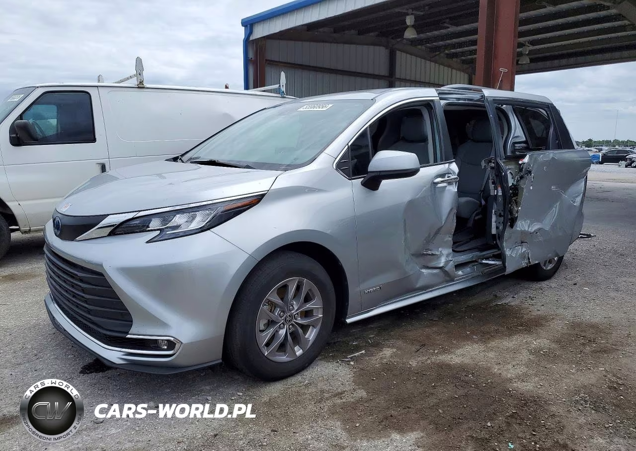 2021 Toyota Sienna Xle
