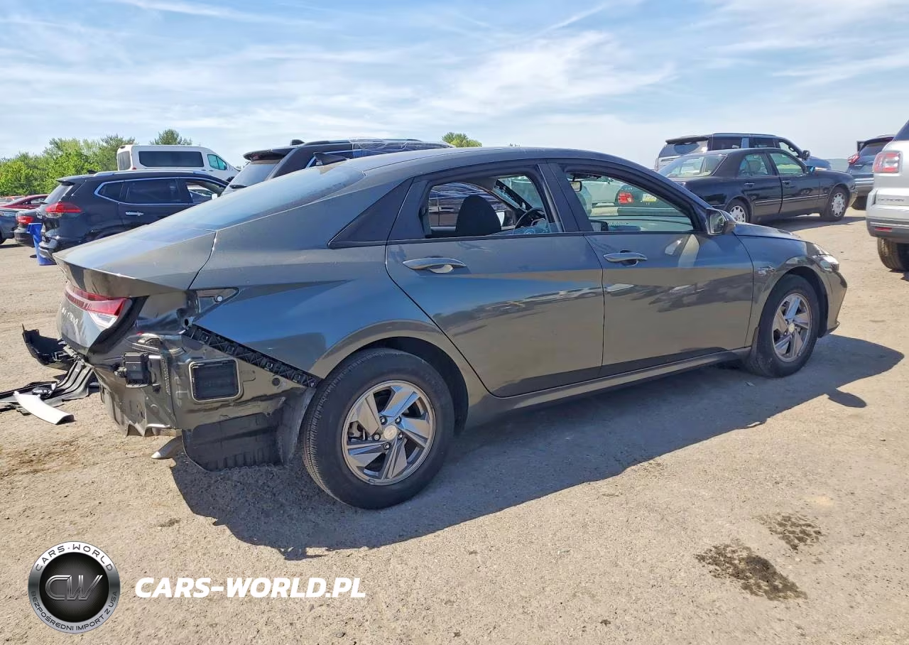 2024 Hyundai Elantra Se VIN:KMHLL4DG5RU815945 - 3