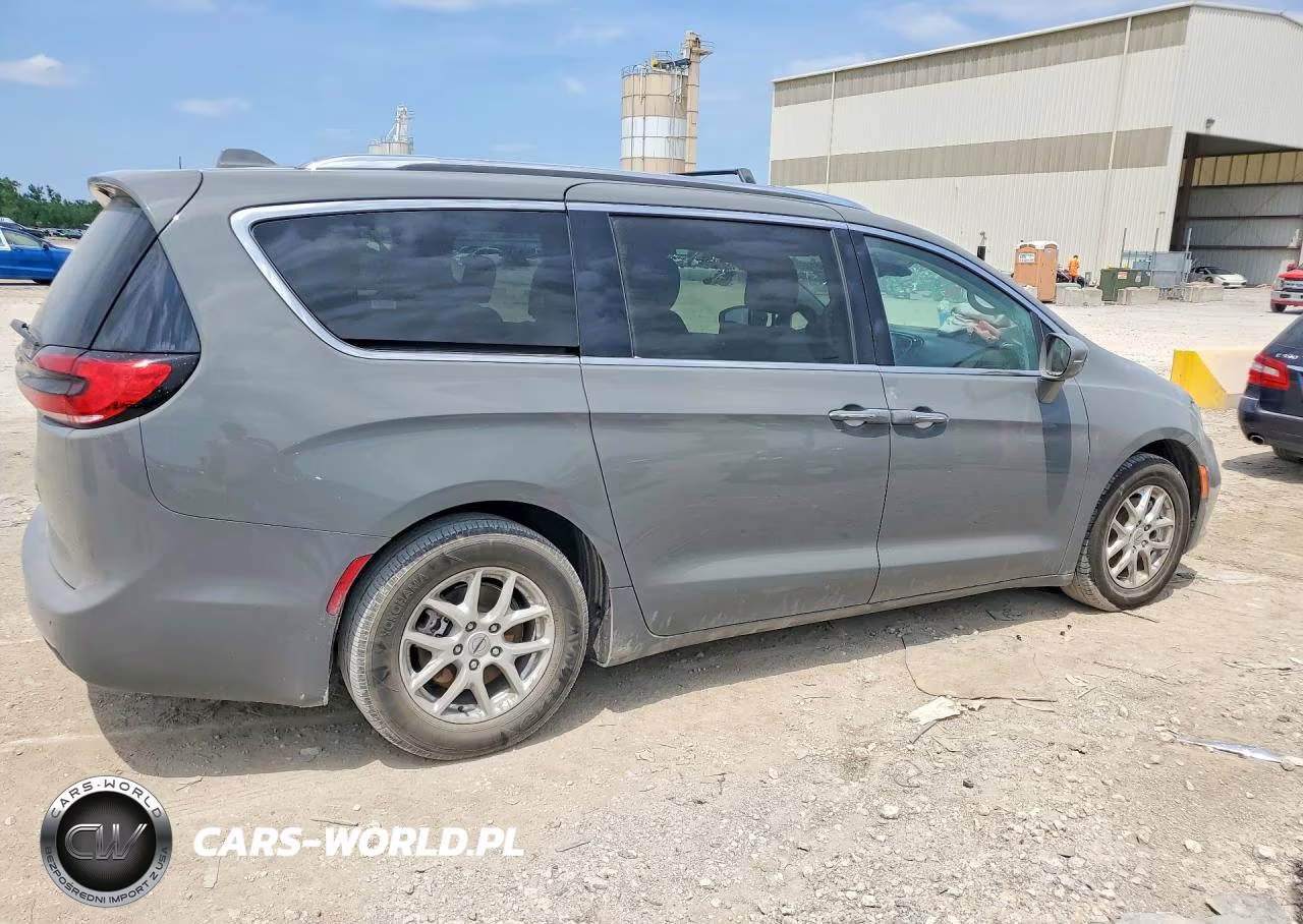2021 Chrysler Pacifica Touring L VIN:2C4RC1BG9MR600400 - 3