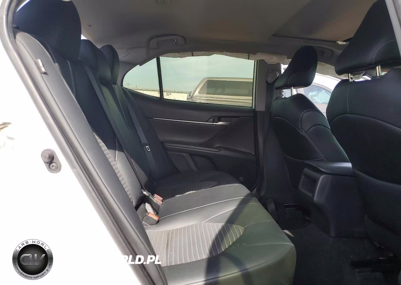 2020 Toyota Camry Se VIN:4T1G11AKXLU890890 - 10