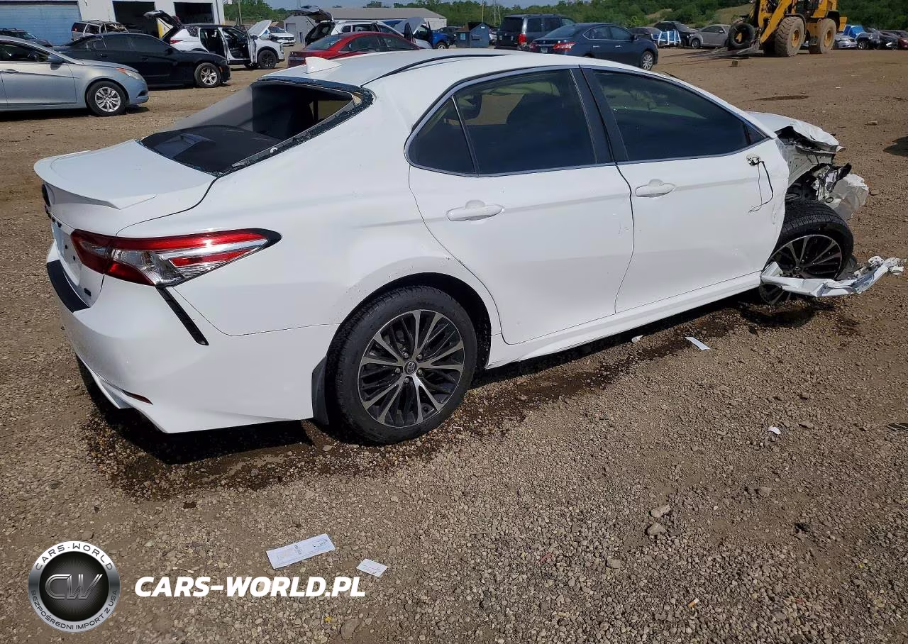 2020 Toyota Camry Se VIN:4T1G11AKXLU890890 - 3