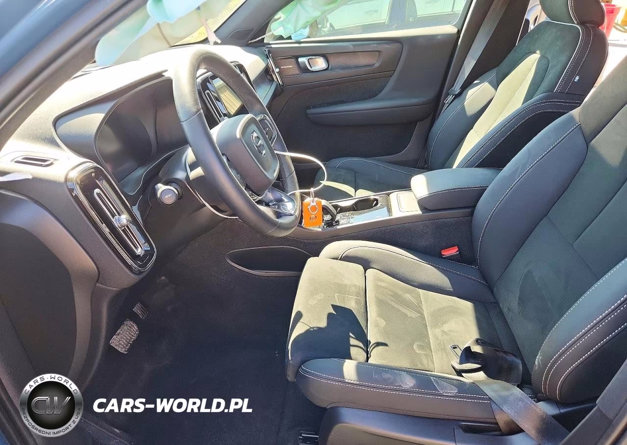2023 Volvo C40 Recharge Ultimate VIN:YV4ED3GM1P2039390 - 7