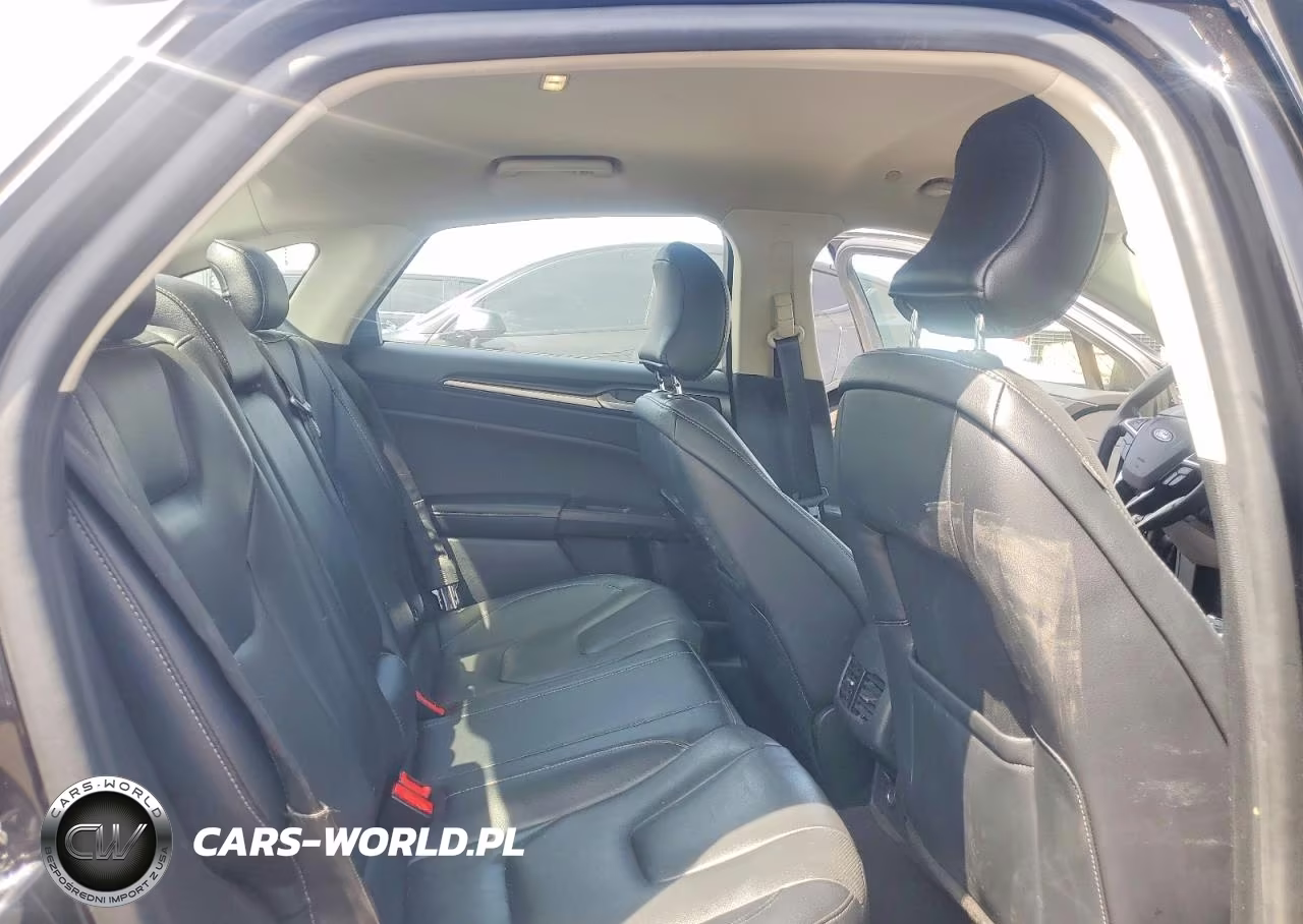 2019 Ford Fusion Titanium VIN:3FA6P0SU4KR278253 - 10